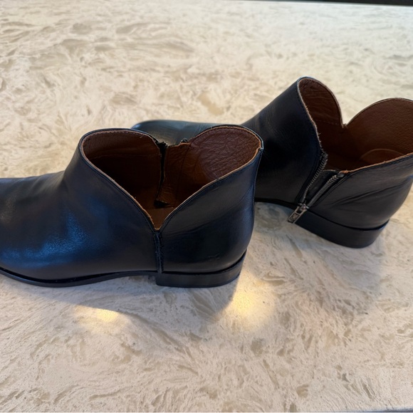 Women’s Frye Melissa Black Bootie/Shootie - Picture 2 of 12